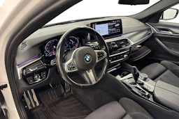 valkoinen BMW 520 2022 kuva 8.