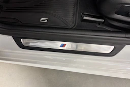 valkoinen BMW 520 2022 kuva 22.