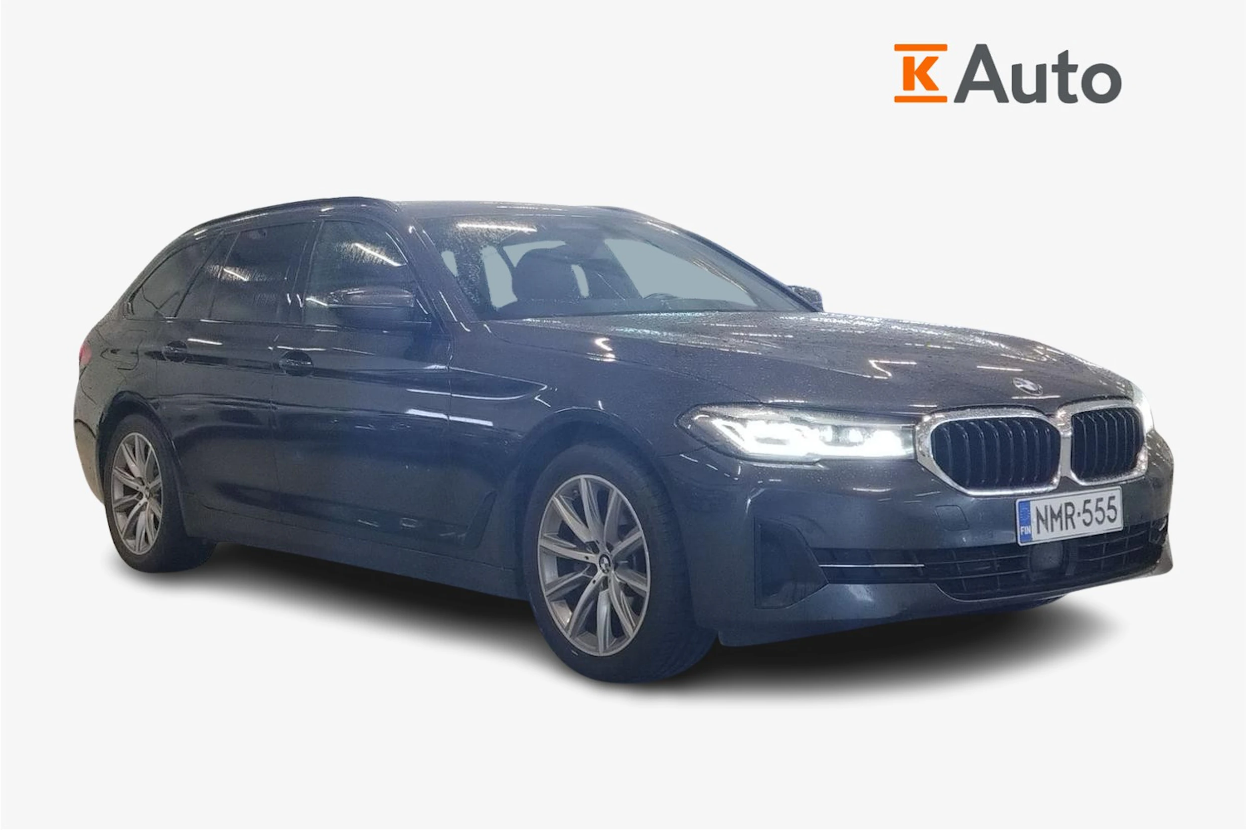 harmaa BMW 520 2022 kuva 1.