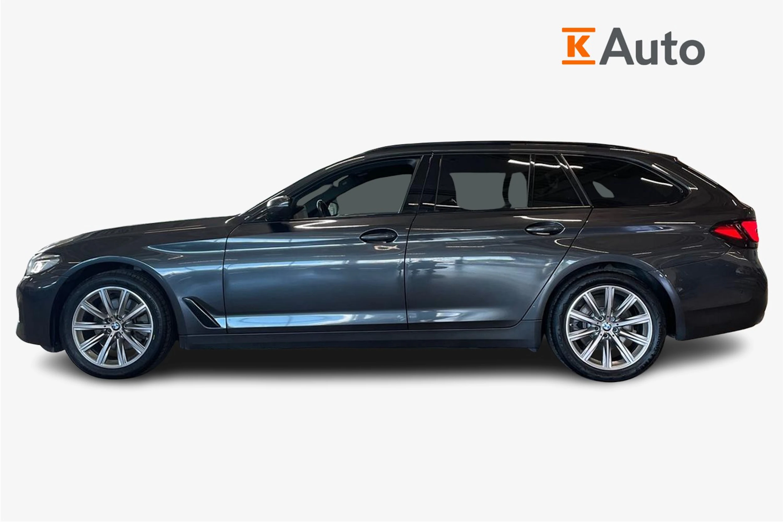 harmaa BMW 520 2022 kuva 5.
