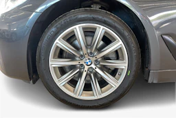 harmaa BMW 520 2022 kuva 9.