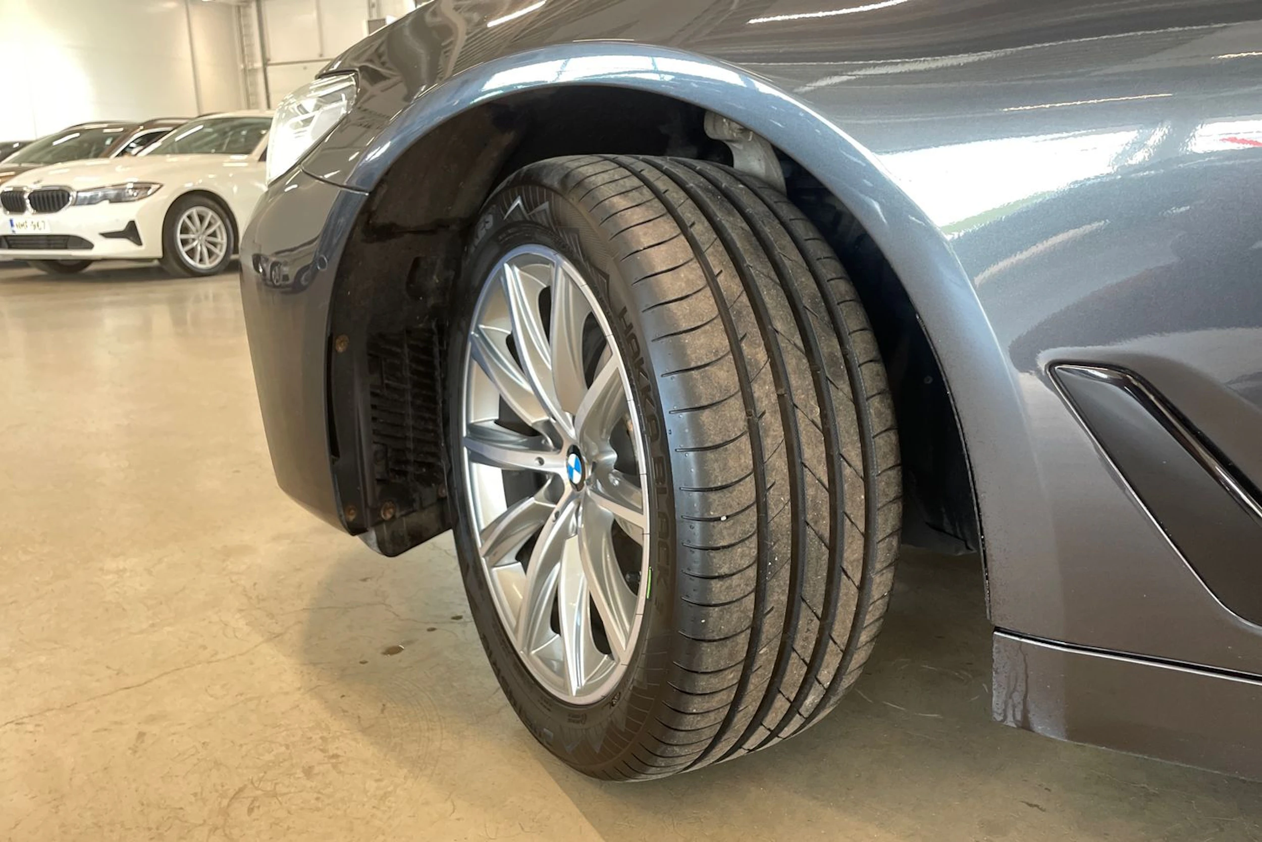 harmaa BMW 520 2022 kuva 10.