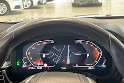 harmaa BMW 520 2022 kuva 12.