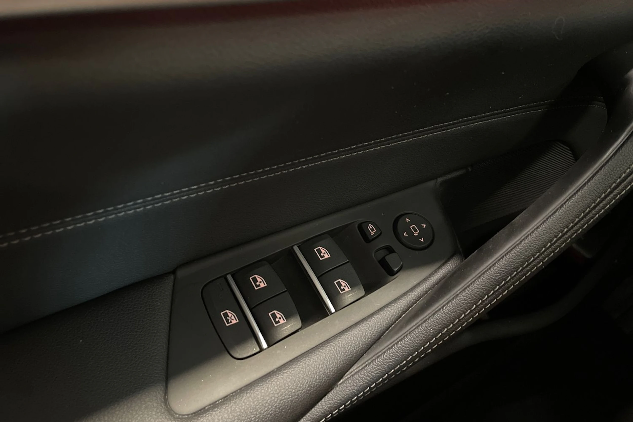 harmaa BMW 520 2022 kuva 17.