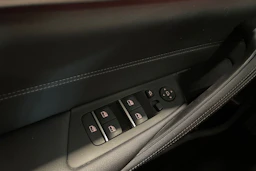 harmaa BMW 520 2022 kuva 17.