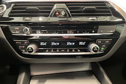 harmaa BMW 520 2022 kuva 27.