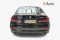 musta BMW 520 2022 kuva 3.