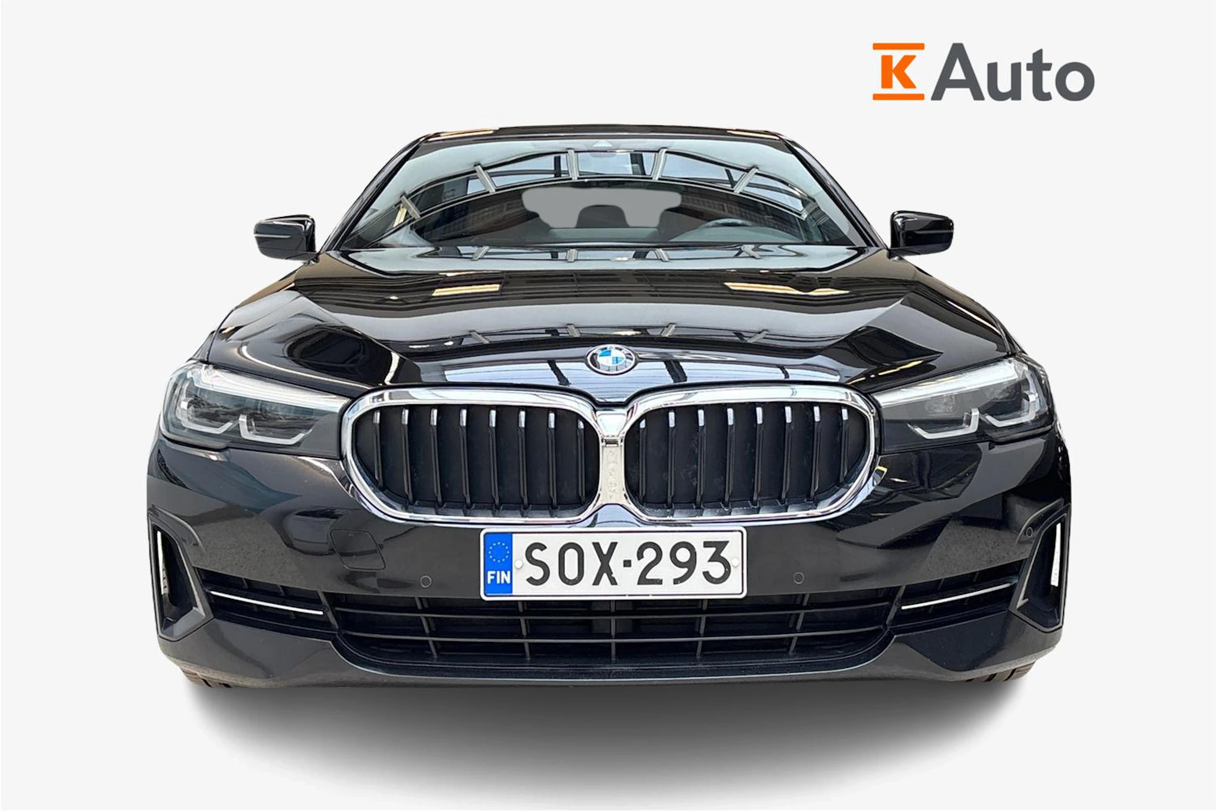 musta BMW 520 2022 kuva 4.