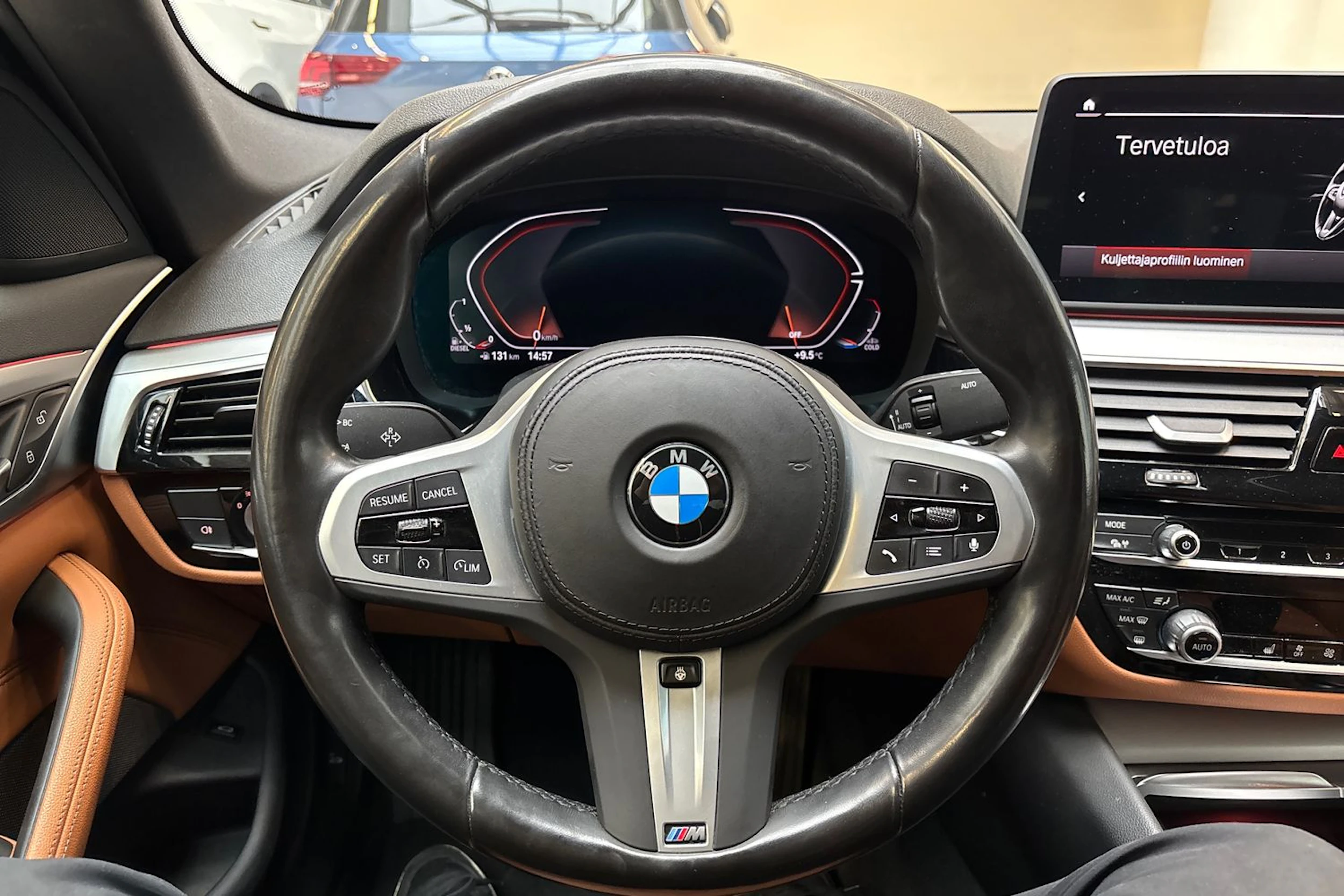 musta BMW 520 2022 kuva 17.