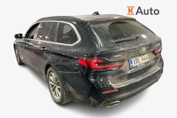 musta BMW 520 2022 kuva 2.