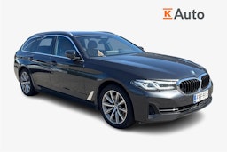 harmaa BMW 520 2023 kuva 1.