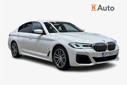 valkoinen BMW 520 2023 kuva 1.