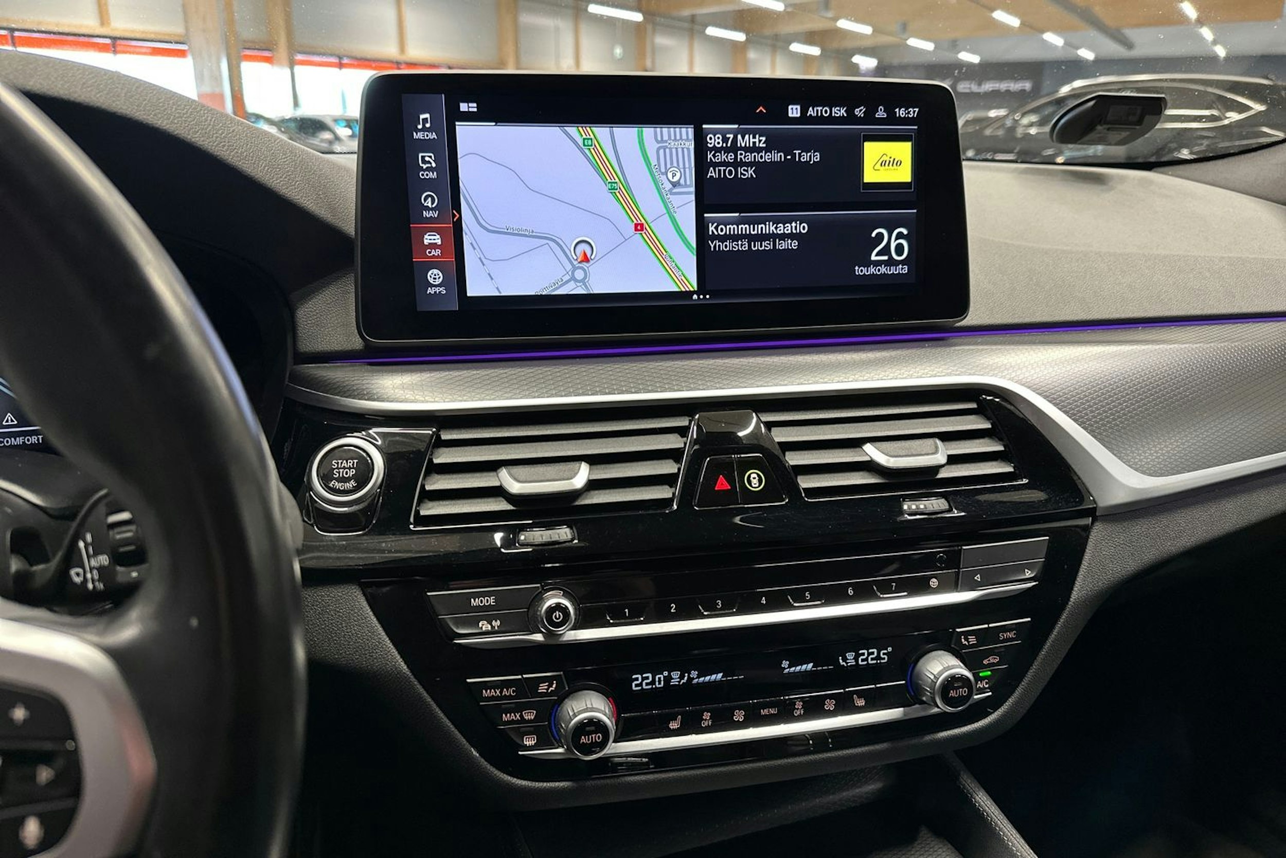 valkoinen BMW 520 2023 kuva 23.