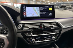 valkoinen BMW 520 2023 kuva 23.