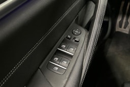 valkoinen BMW 520 2023 kuva 33.