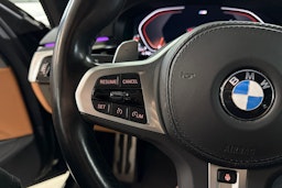 sininen BMW 520 2022 kuva 16.