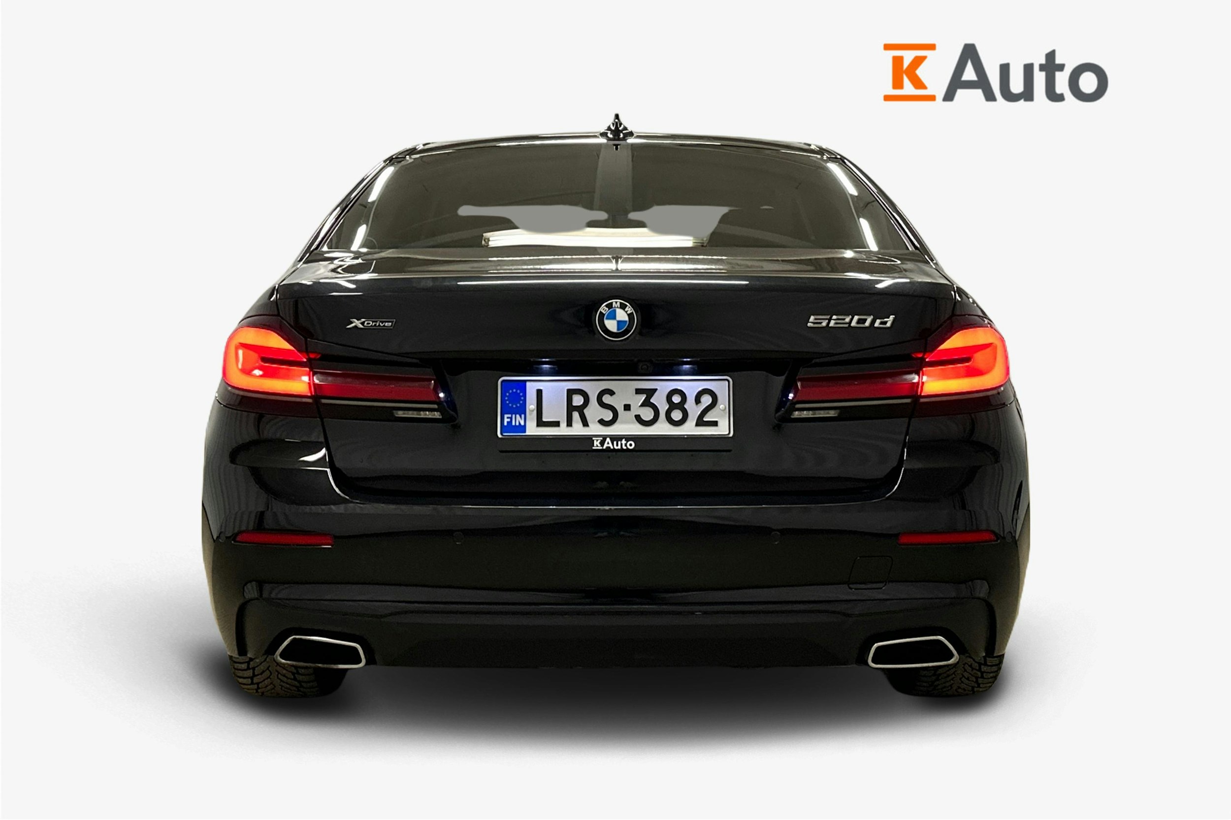 musta BMW 520 2023 kuva 3.