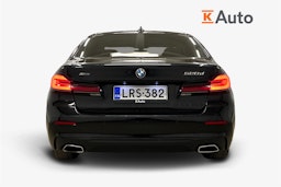 musta BMW 520 2023 kuva 3.