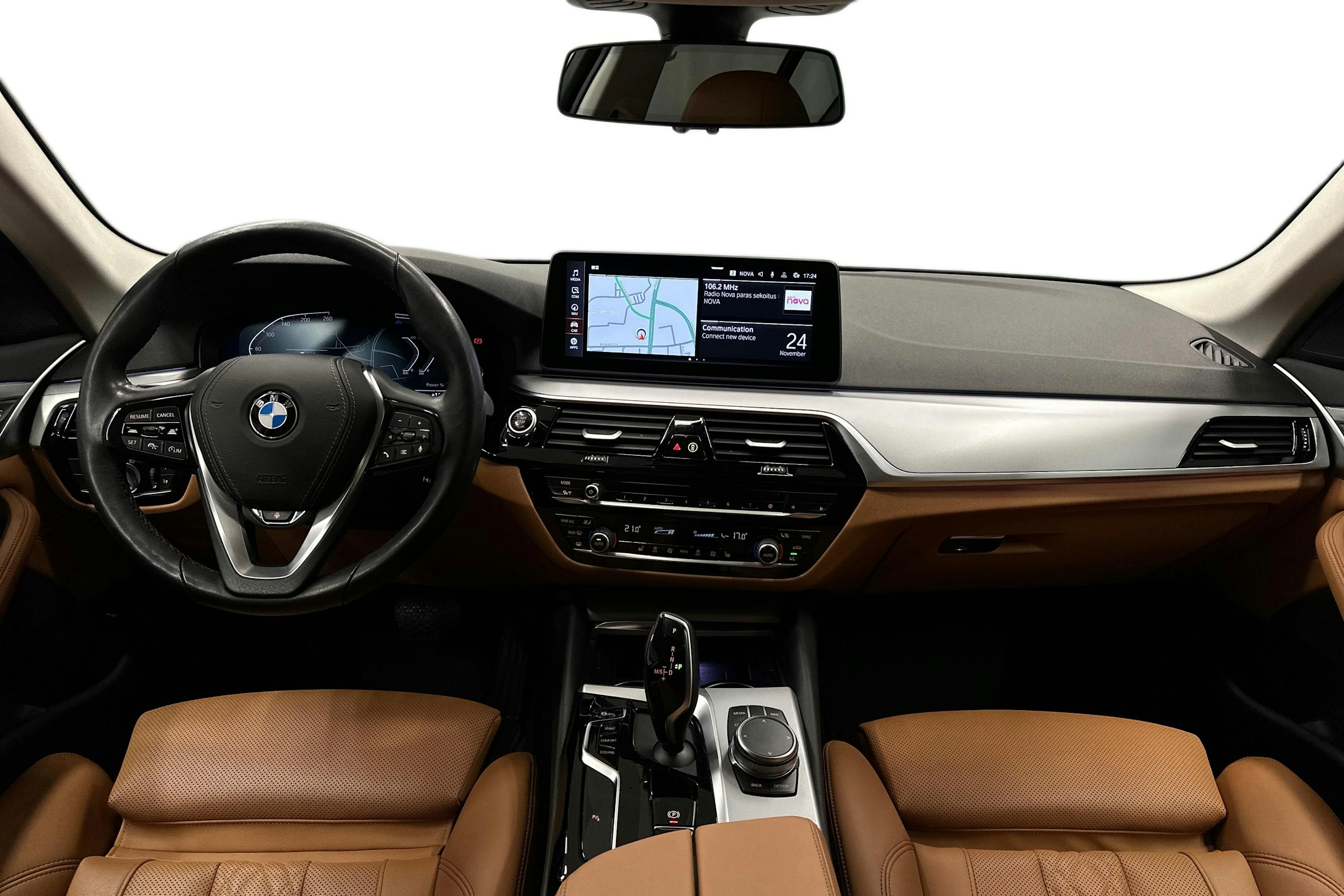 musta BMW 520 2023 kuva 9.