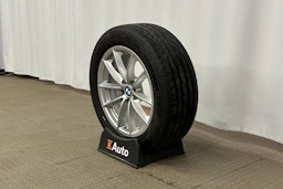 musta BMW 520 2023 kuva 13.