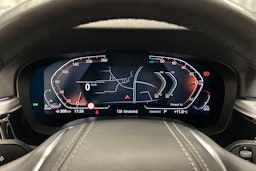 musta BMW 520 2023 kuva 21.