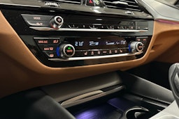 musta BMW 520 2023 kuva 23.