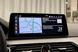 musta BMW 520 2023 kuva 24.