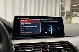 musta BMW 520 2023 kuva 29.