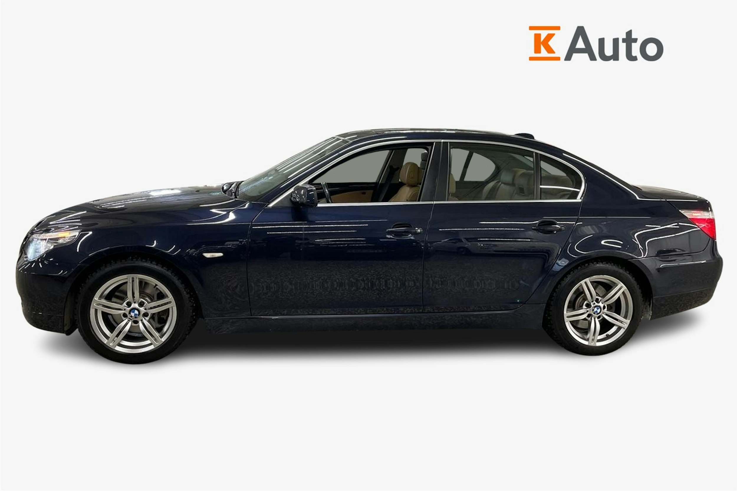 sininen BMW 523 2008 kuva 6.