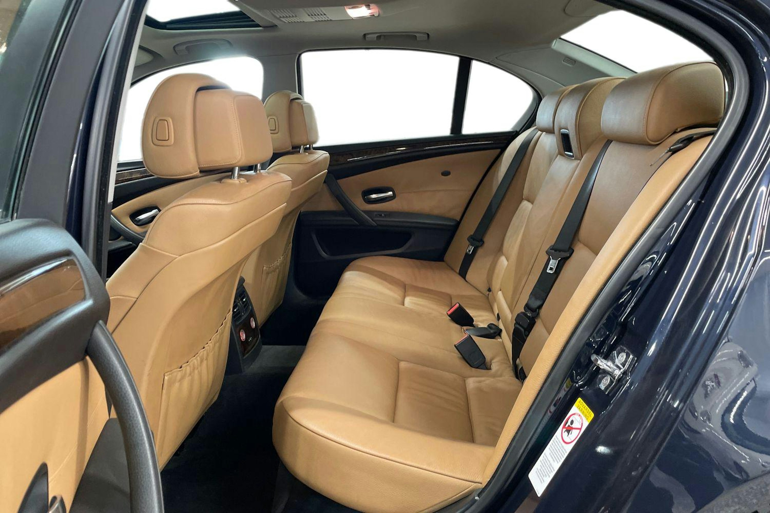 sininen BMW 523 2008 kuva 10.