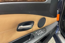 sininen BMW 523 2008 kuva 17.