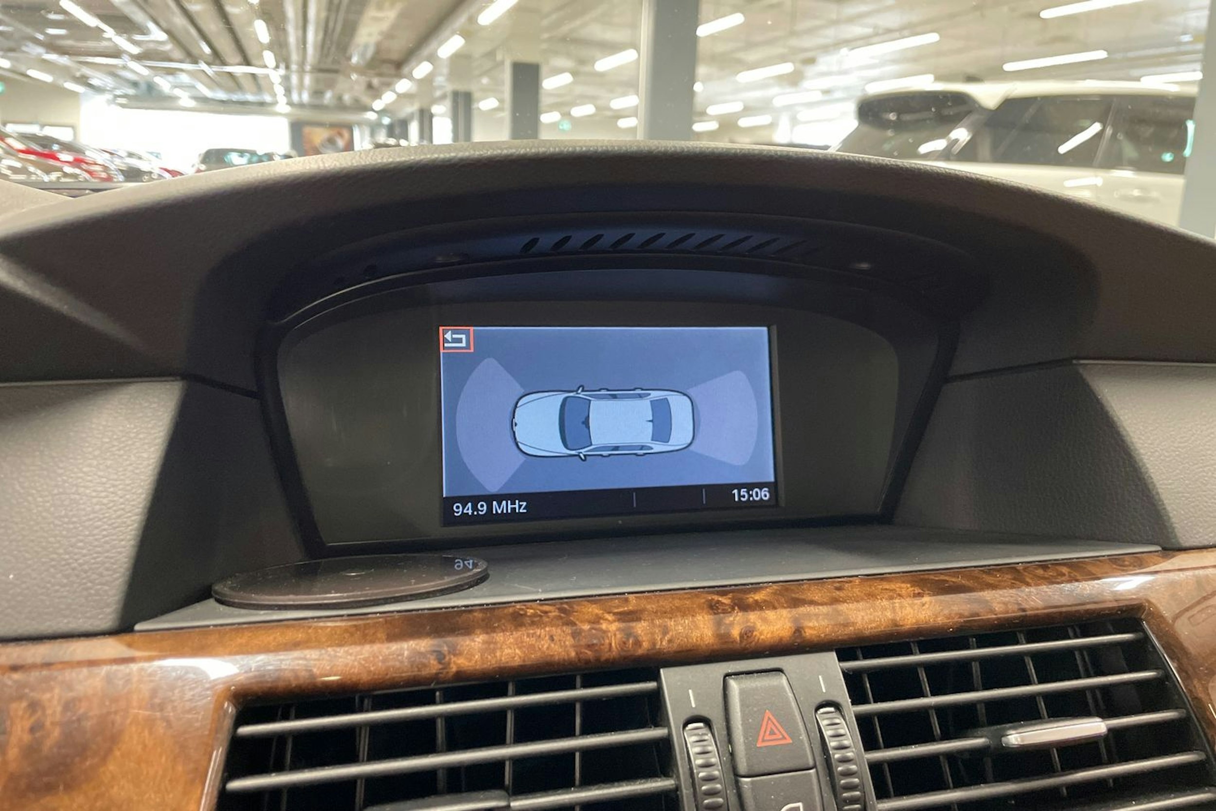 sininen BMW 523 2008 kuva 19.