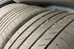 Harmaa BMW 523 2008 kuva 11.
