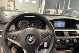 Harmaa BMW 523 2008 kuva 13.