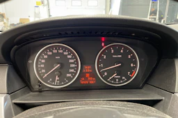 Harmaa BMW 523 2008 kuva 14.