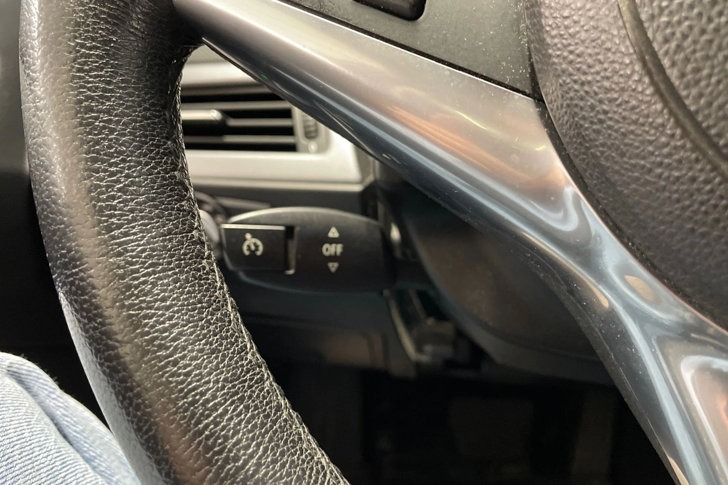 Harmaa BMW 523 2008 kuva 15.