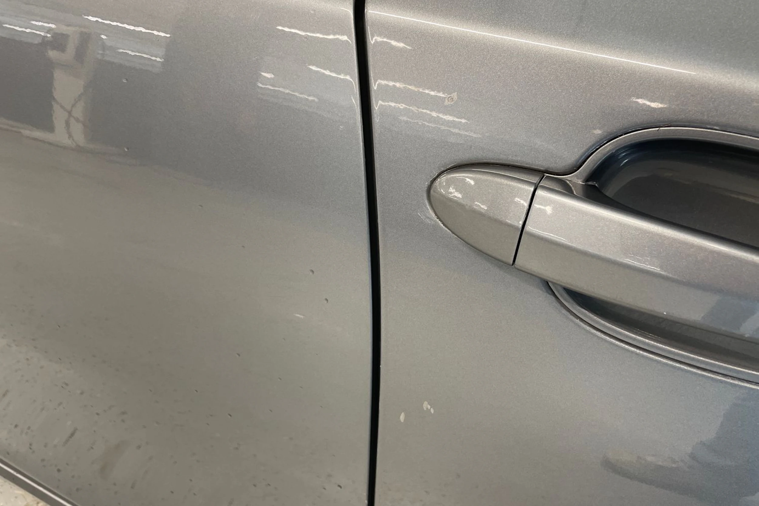Harmaa BMW 523 2008 kuva 19.