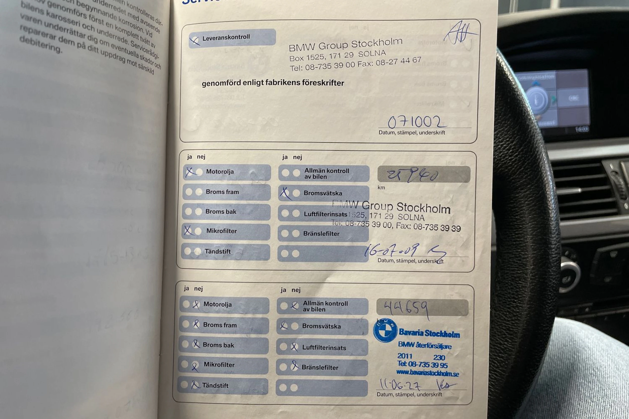 Harmaa BMW 523 2008 kuva 21.