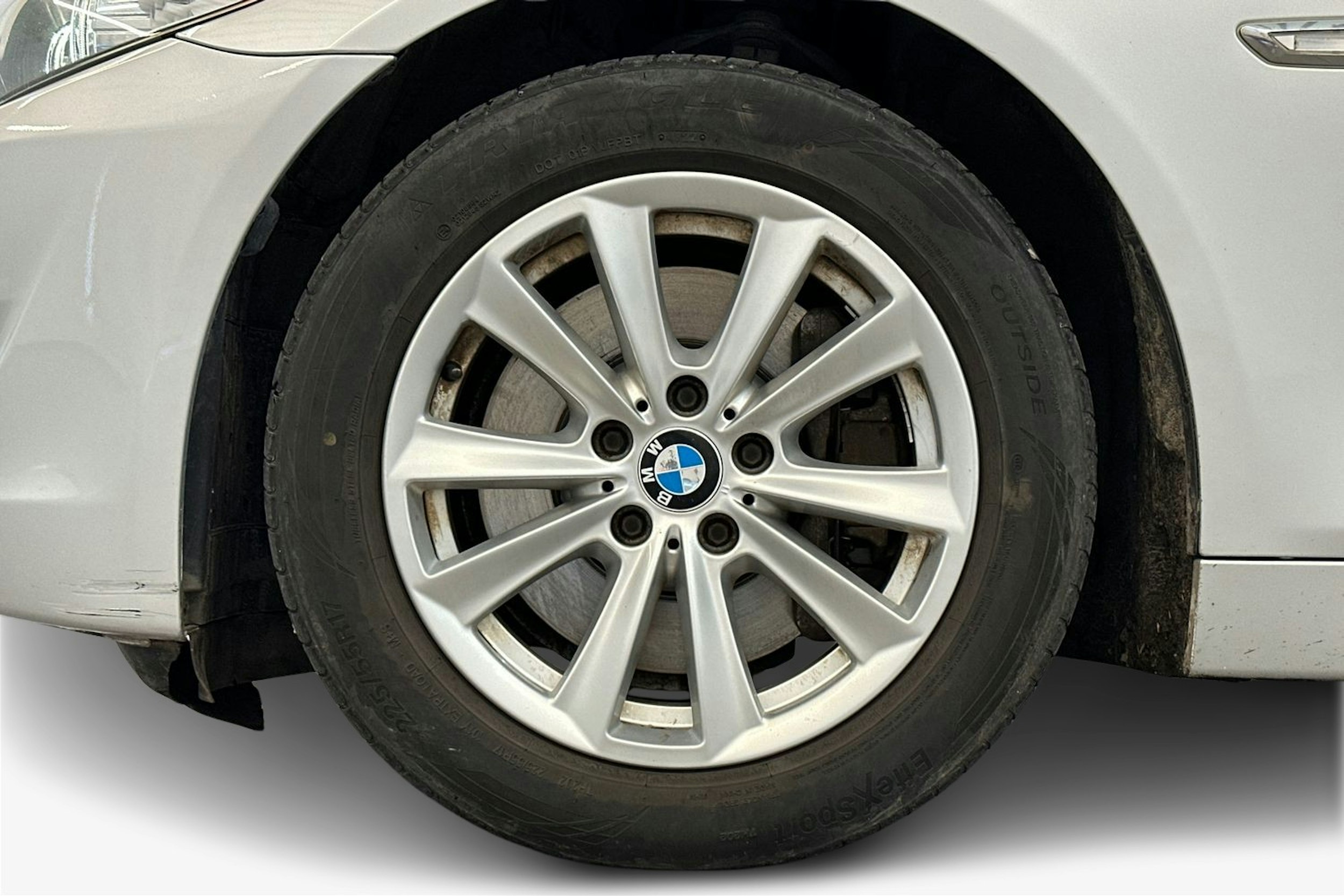 harmaa BMW 525 2011 kuva 8.