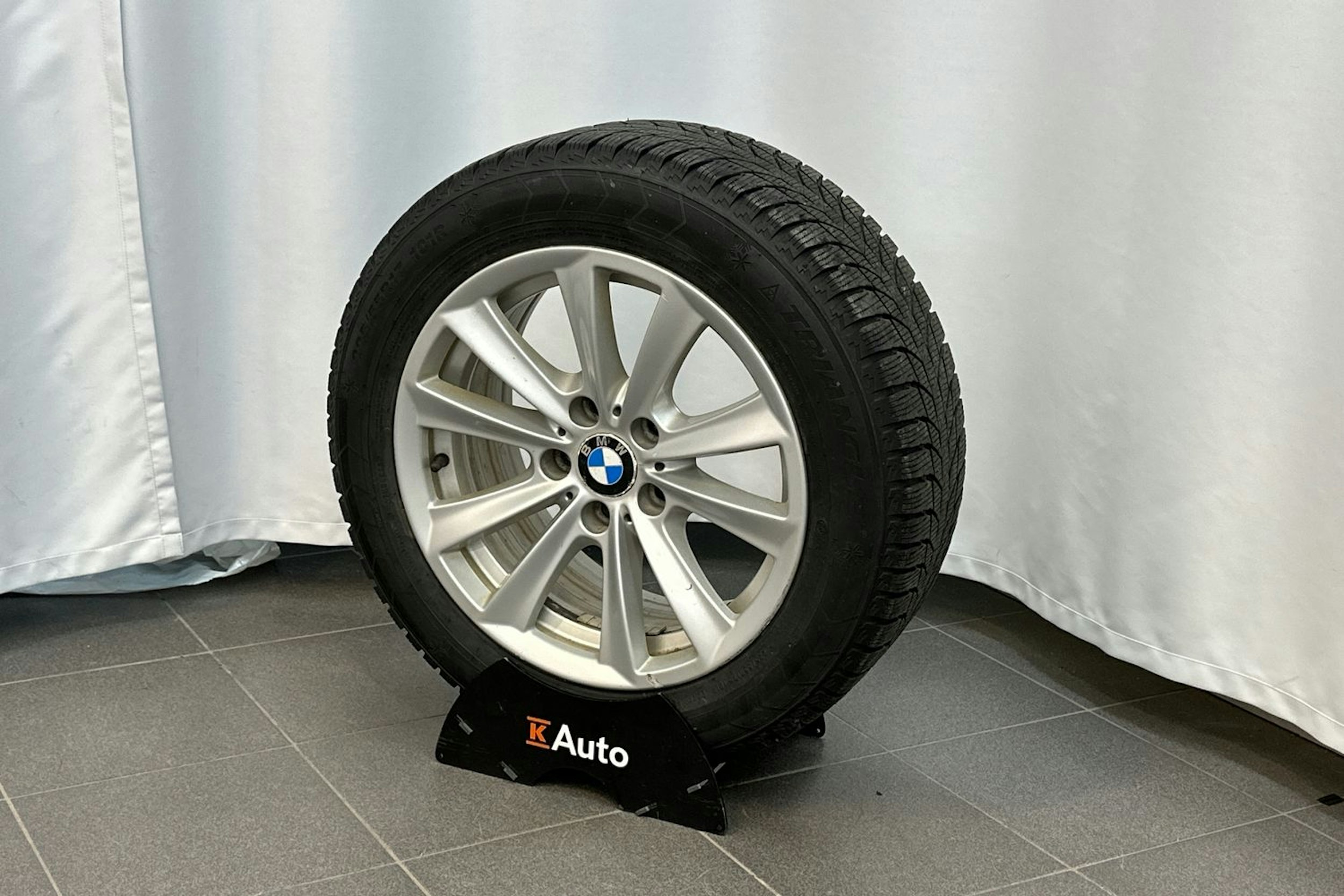 harmaa BMW 525 2011 kuva 10.