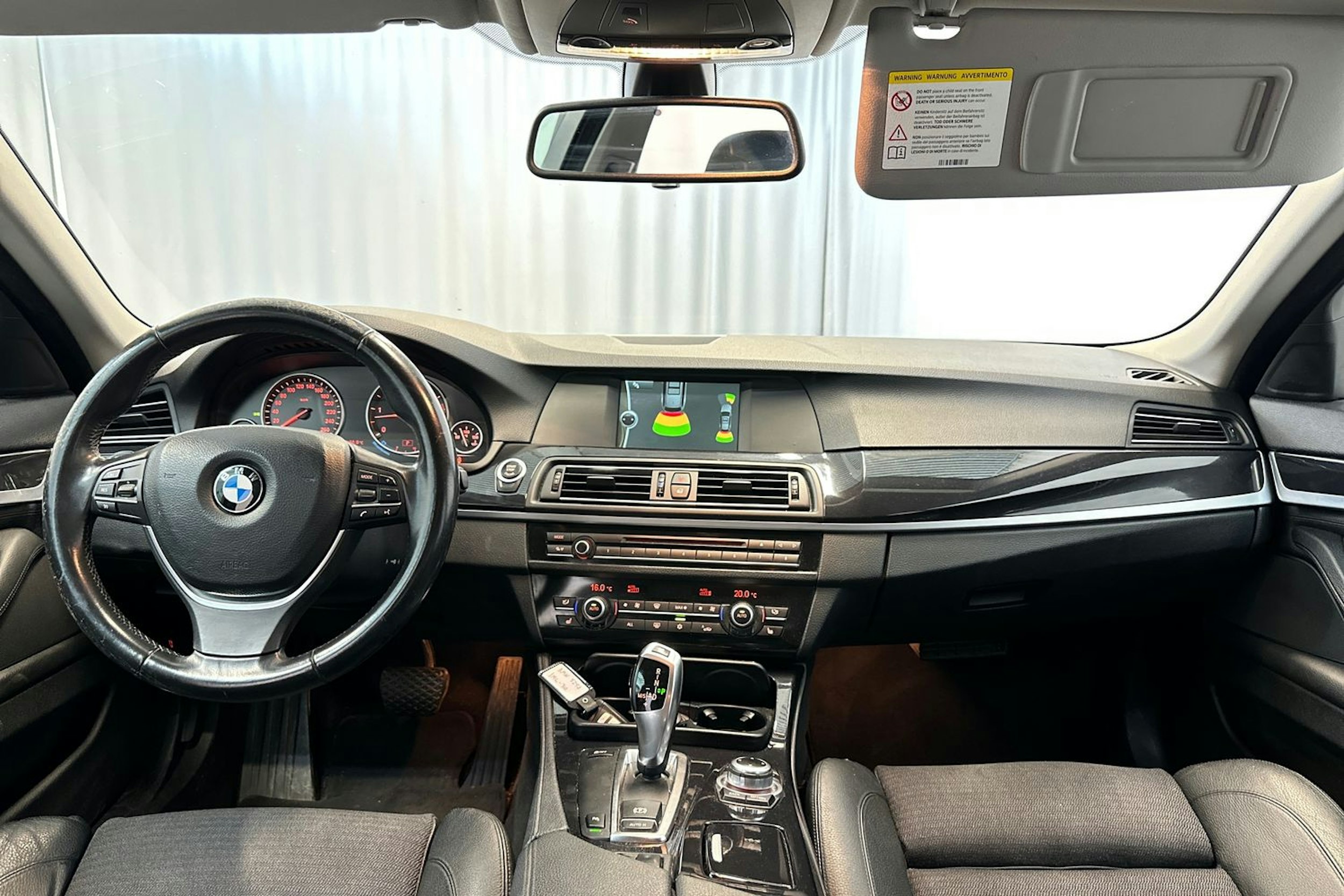 harmaa BMW 525 2011 kuva 12.