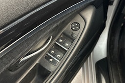 harmaa BMW 525 2011 kuva 15.