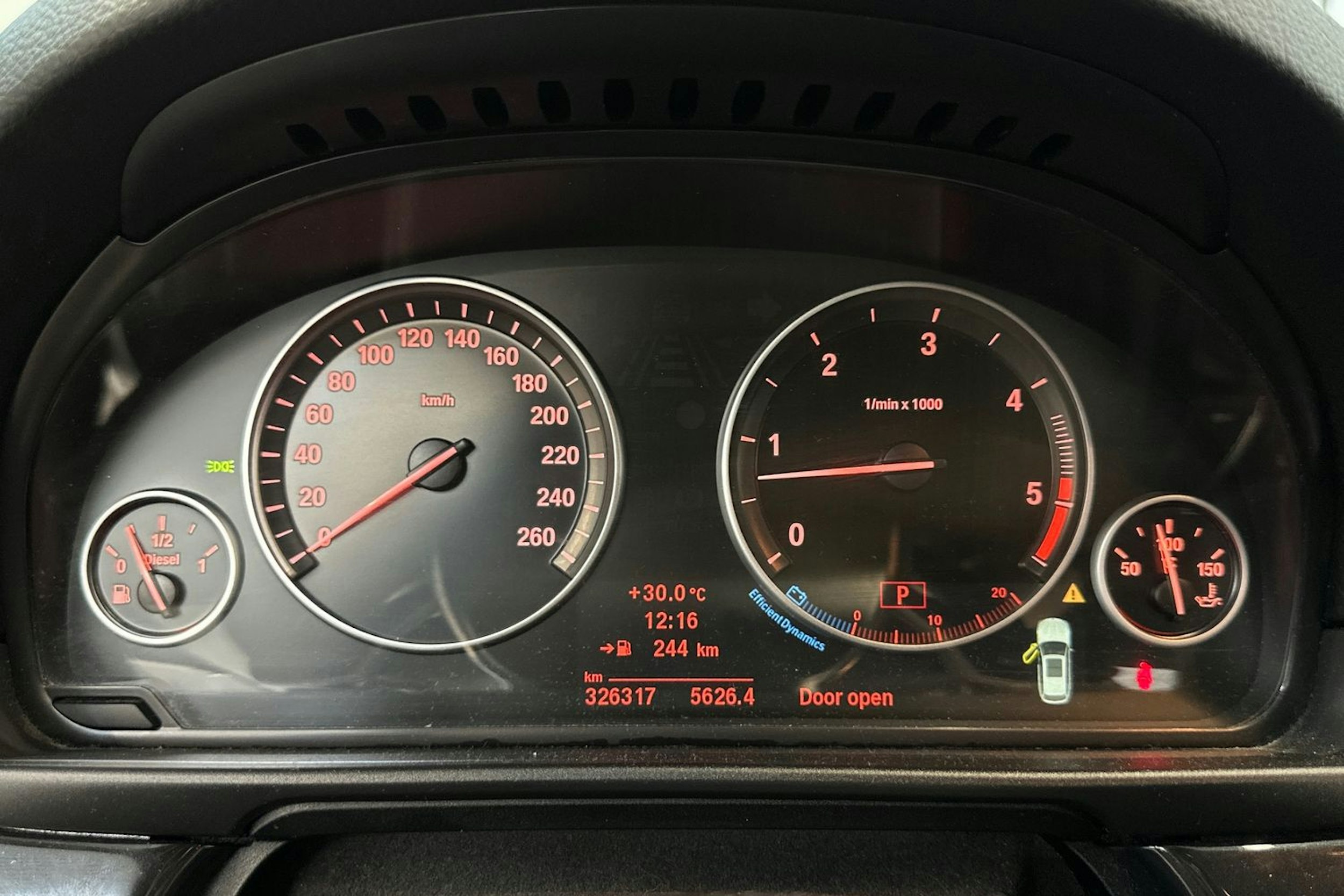 harmaa BMW 525 2011 kuva 20.