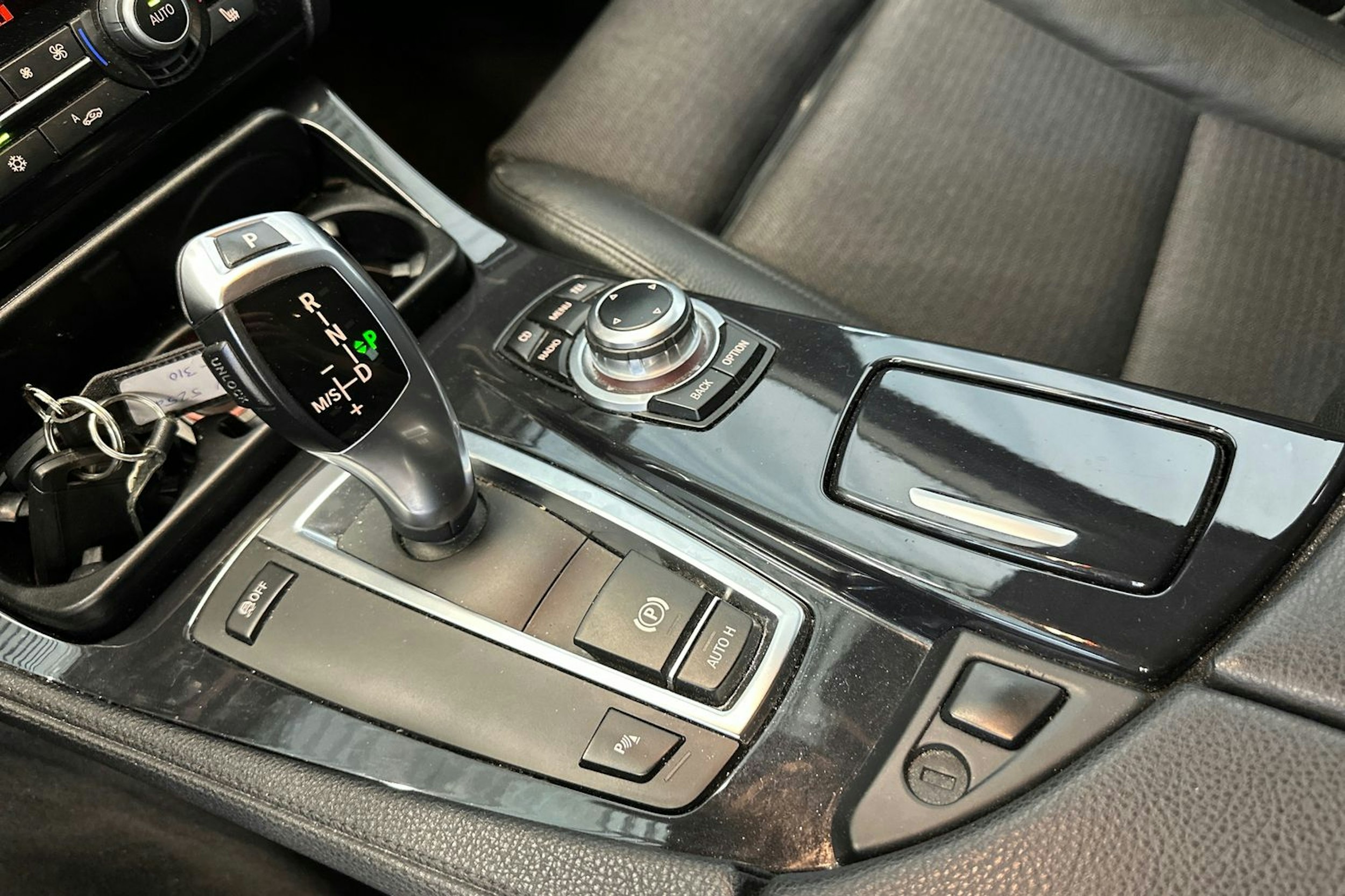 harmaa BMW 525 2011 kuva 21.