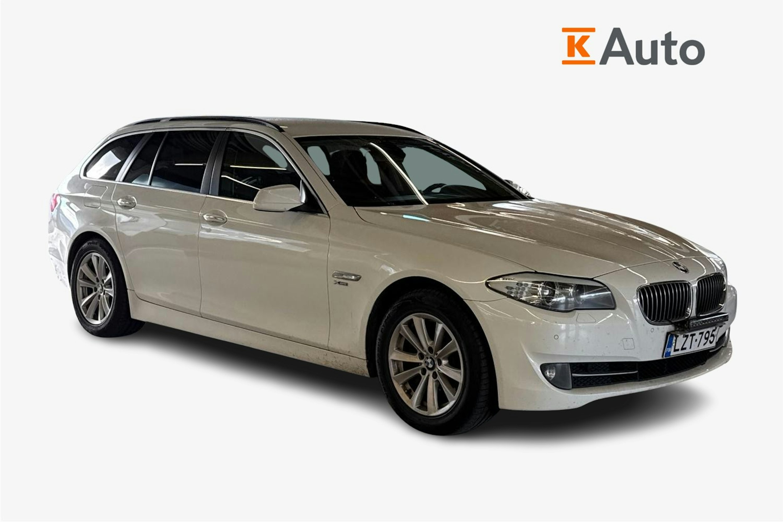 valkoinen BMW 525 2011 kuva 1.