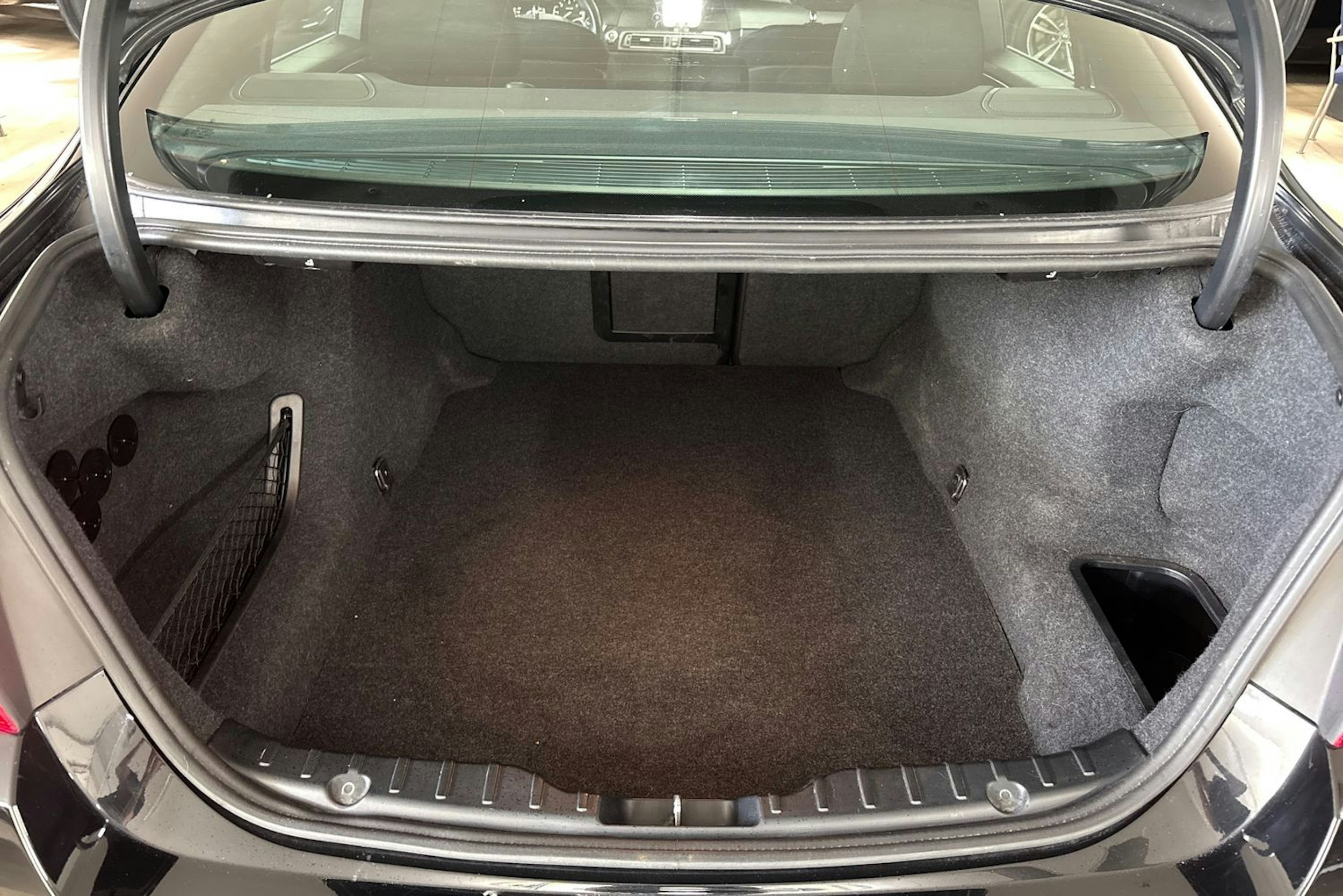 musta BMW 525 2011 kuva 14.