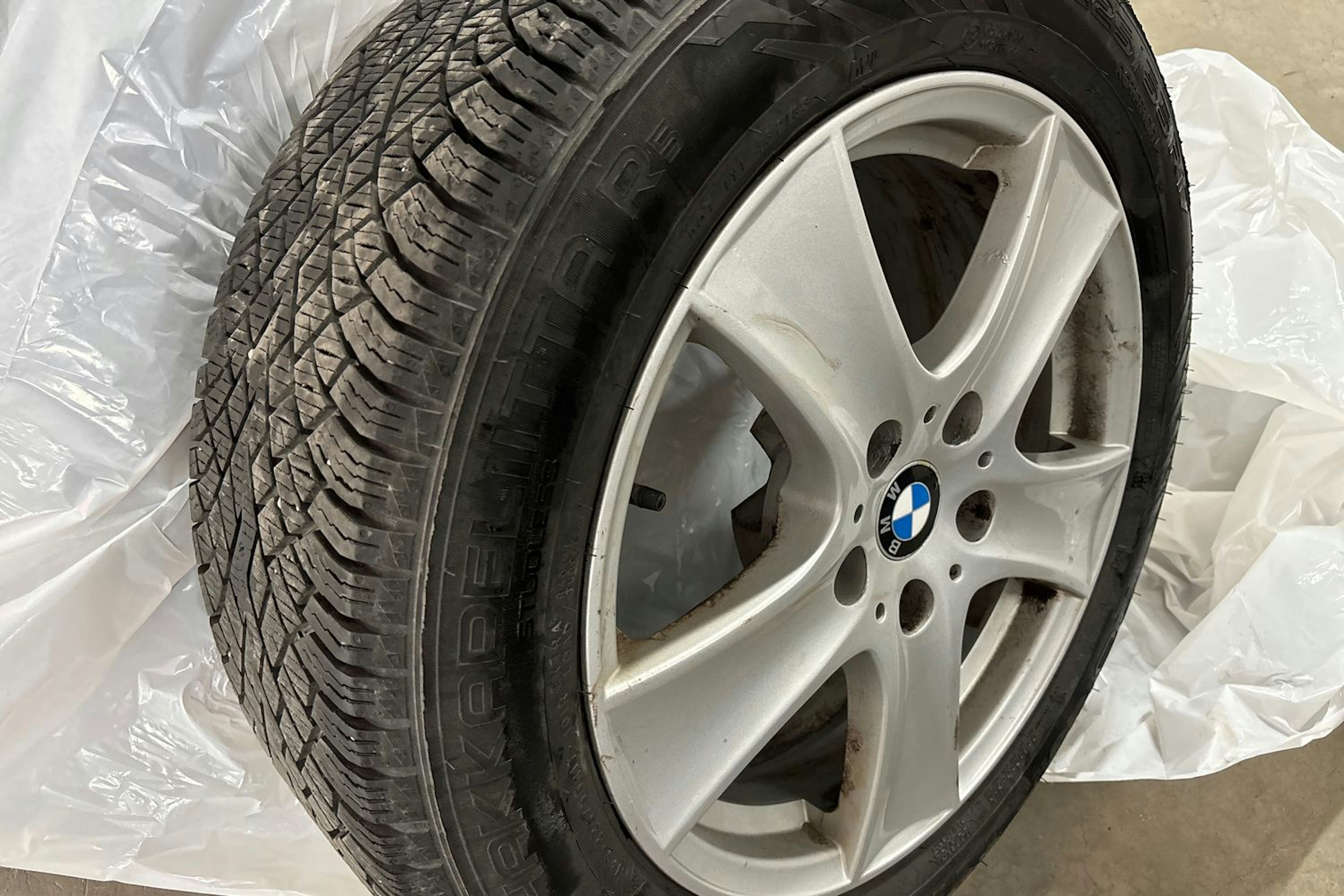musta BMW 525 2011 kuva 15.