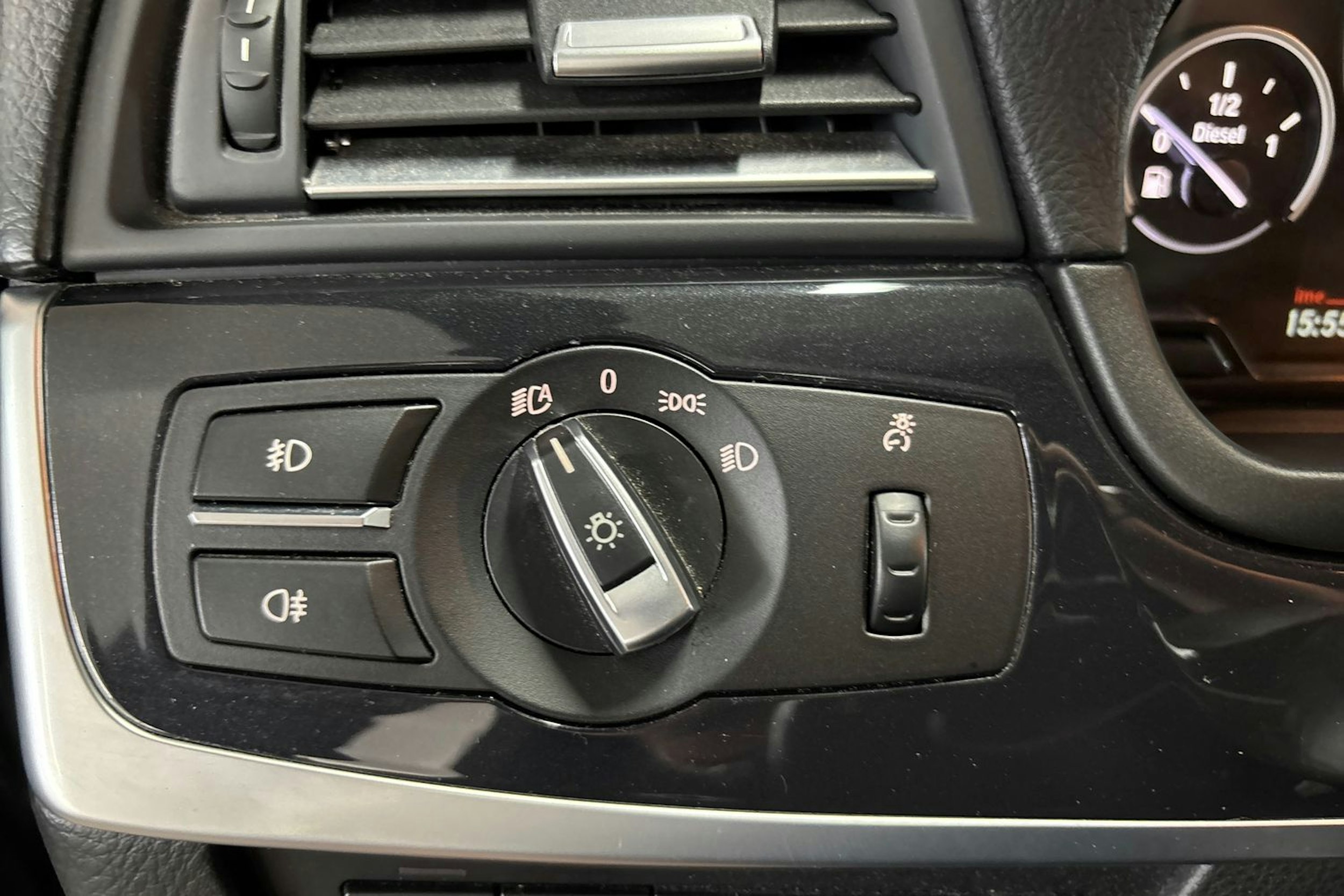musta BMW 525 2011 kuva 16.