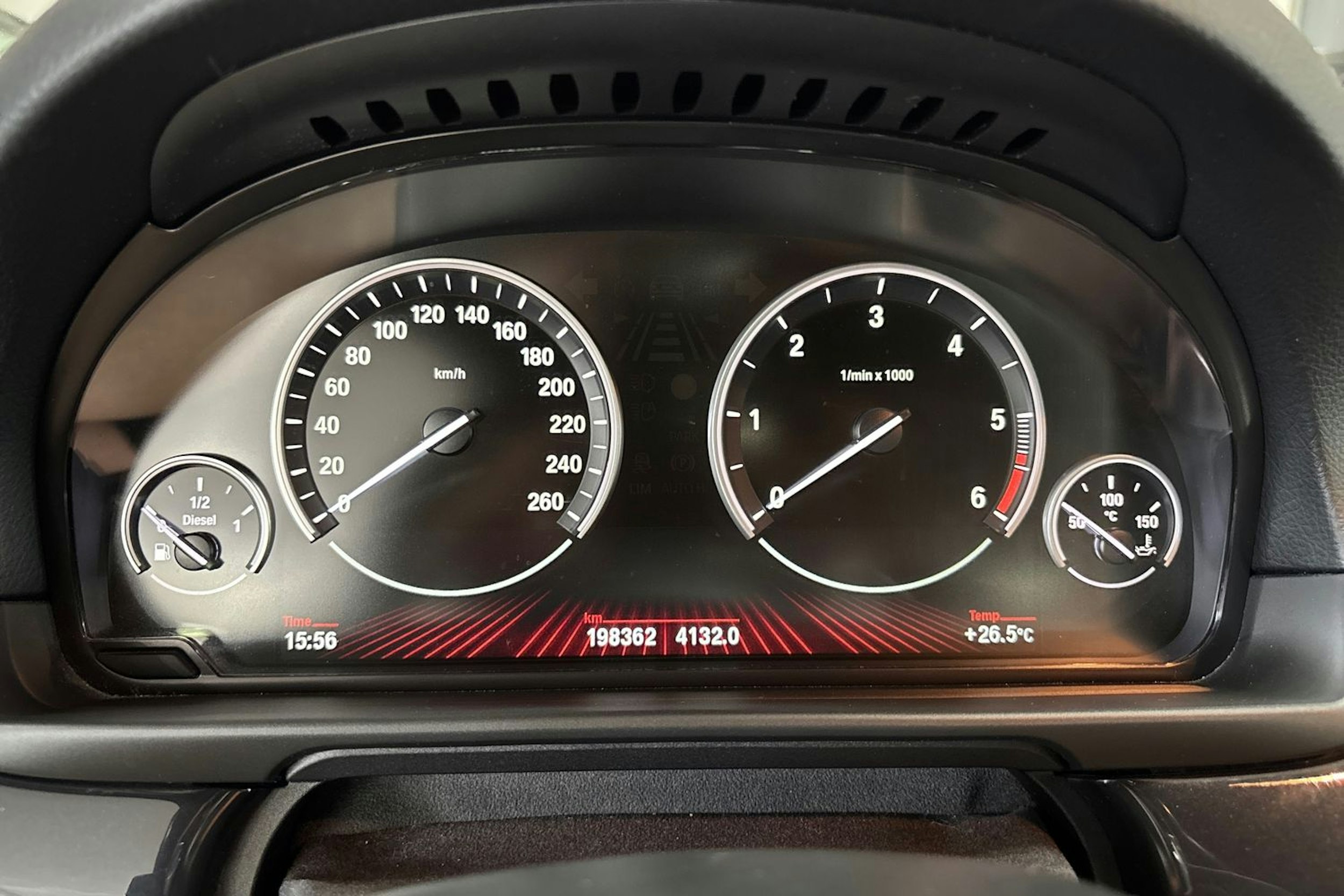 musta BMW 525 2011 kuva 19.