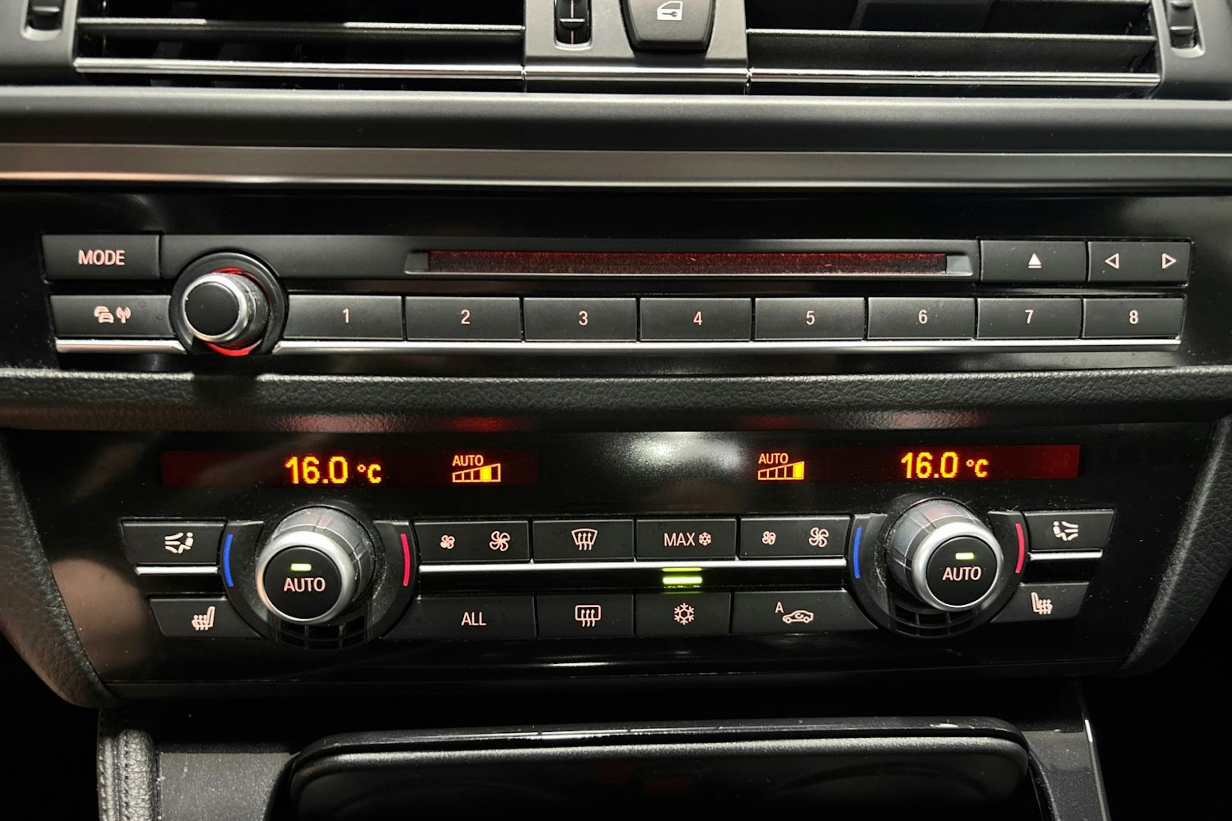 musta BMW 525 2011 kuva 21.